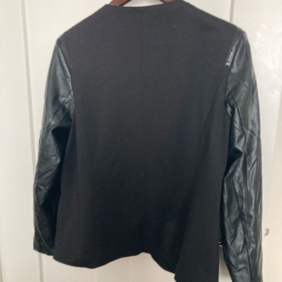 CYNTHIA ROWLEY Sz L Fabric Vegan Leather Accent Sleeves Jacket Blazer - Picture 3 of 5